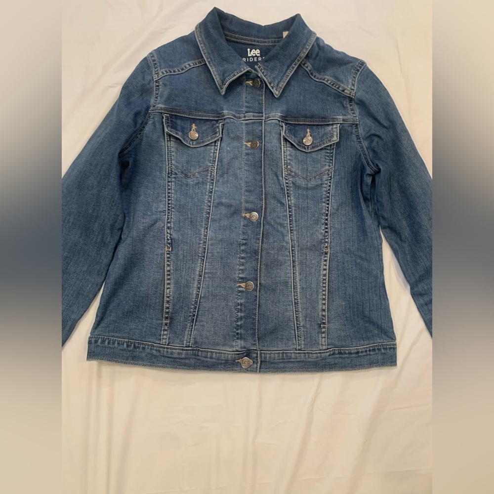 Lee Riders Medium Wash Soft Denim Jacket Size Large - Picture 2 of 9